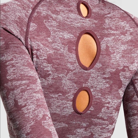 NWT Crop camo gymshark top - Picture 3 of 3